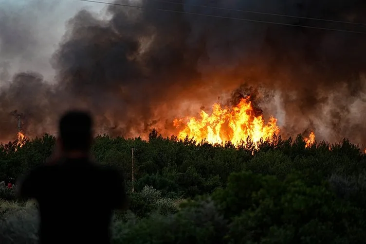 SON DAKİKA… İzmir’deki orman yangınında 3. gün! Ekiplerin cansiperane mücadelesi sürüyor: Kahreden görüntüler...