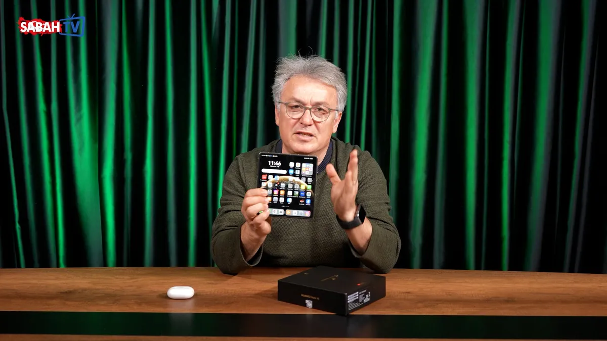 Huawei Mate X6 Huawei Mate X6 Katlanabilir Telefon