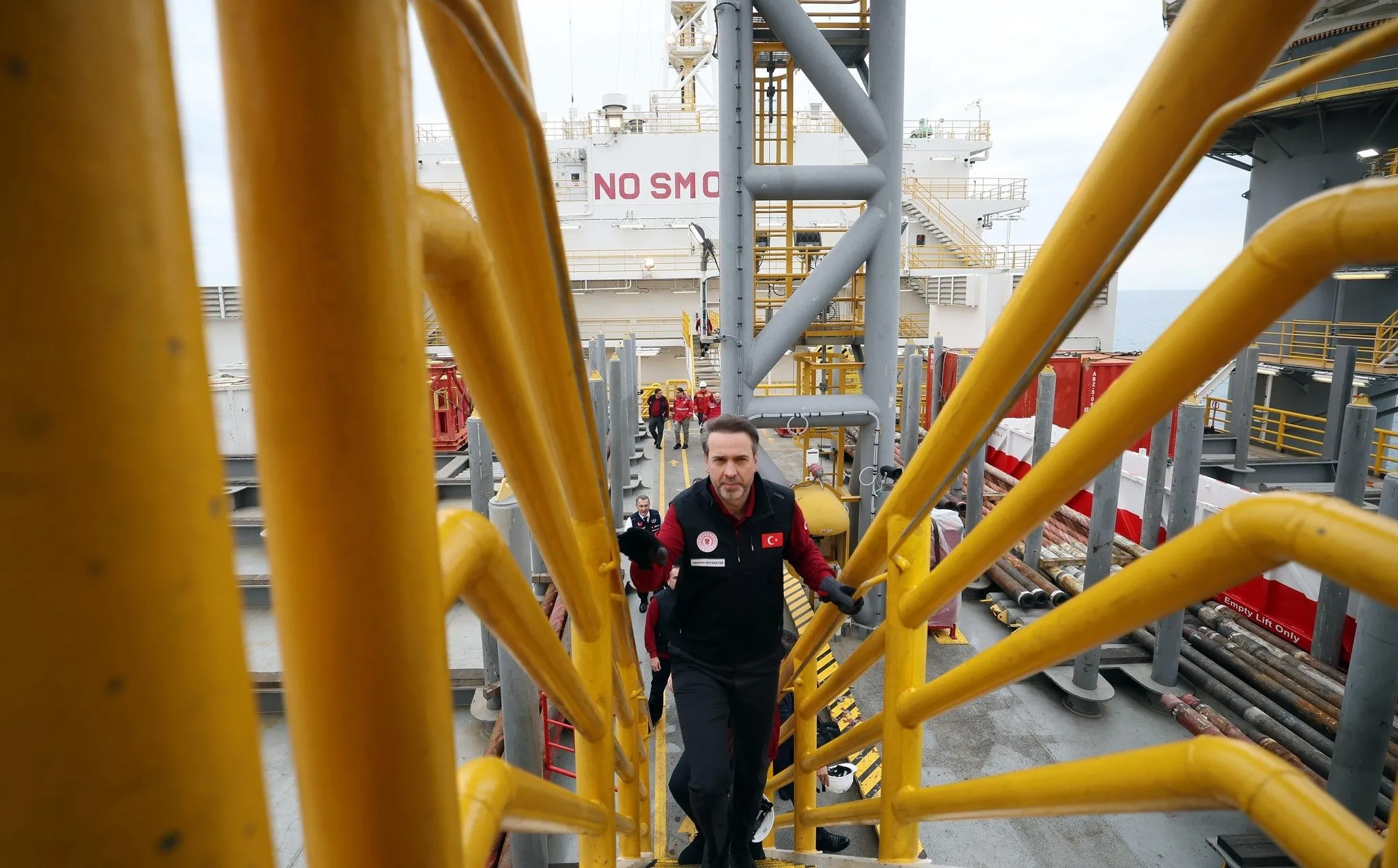 Enerjide yeni bir dönem başlıyor! Yüzer platform Osman Gazi tüm ihtişamıyla yarın Boğaz’dan geçecek