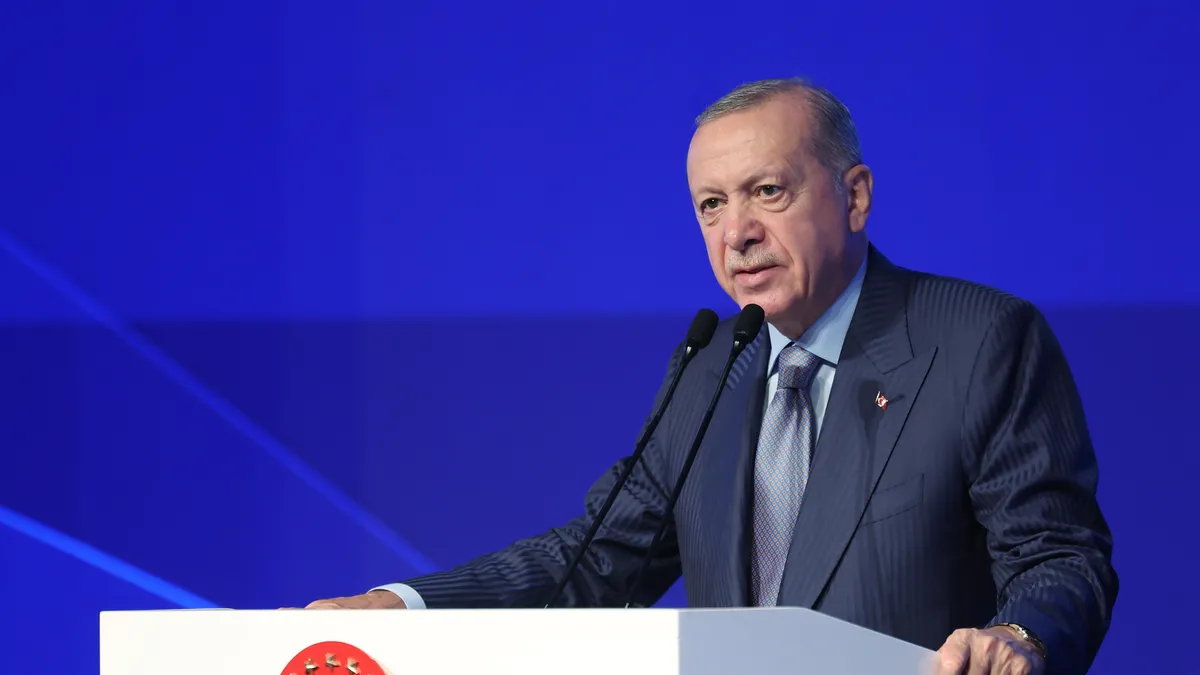 Başkan Erdoğan'dan Malazgirt Zaferi mesajı: Sultan Alparslan’ı ve kutlu ordusunu kemaliedeple yâd ediyorum haber görseli