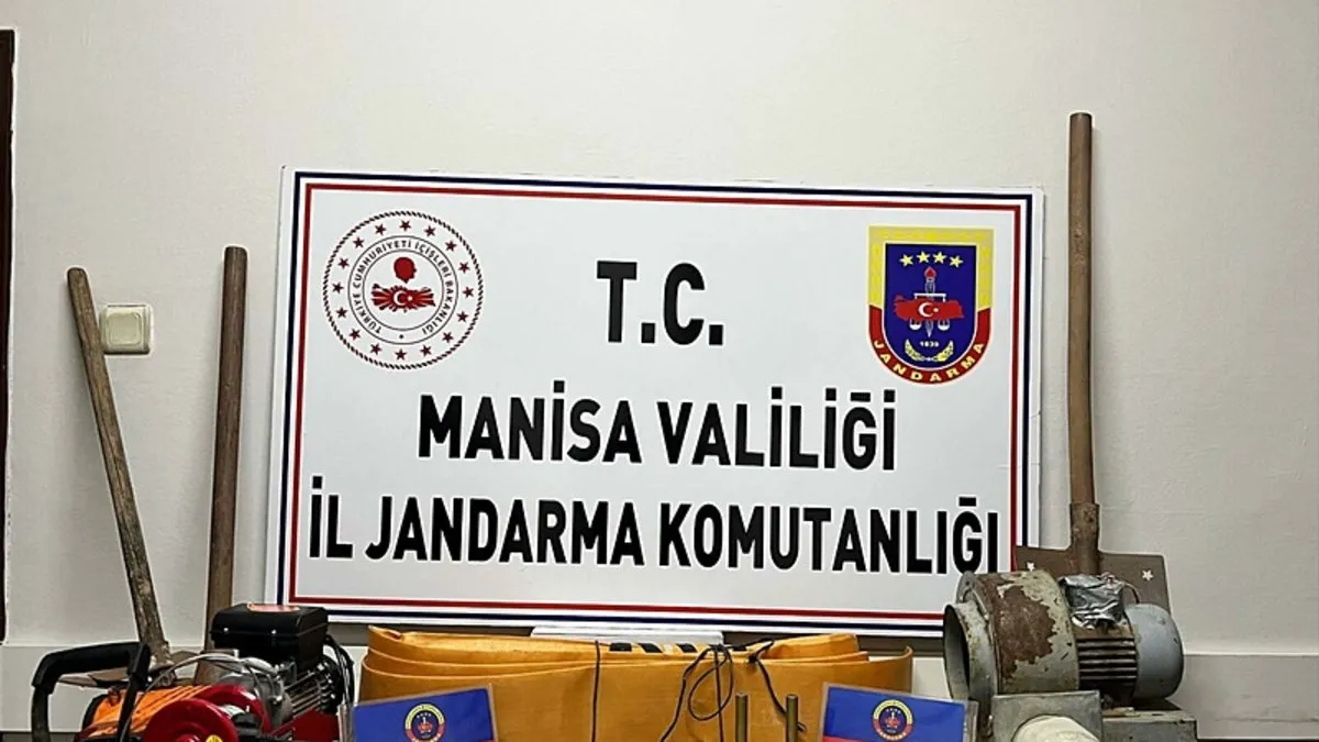 Evinin bahçesini kazıyordu: Manisa’da kaçak tarihi eser operasyonu!