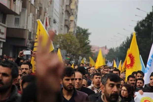Dİyarbakır’da göstericilere polis müdahale etti