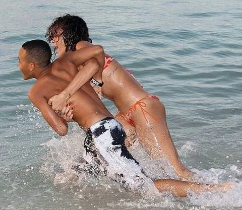 Rihanna’nın deniz keyfi