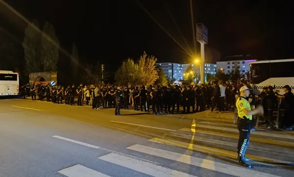 bingolde-trafik-kazasi-universite-ogrencisi-hayatini-kaybetti-1727545195636.jpg