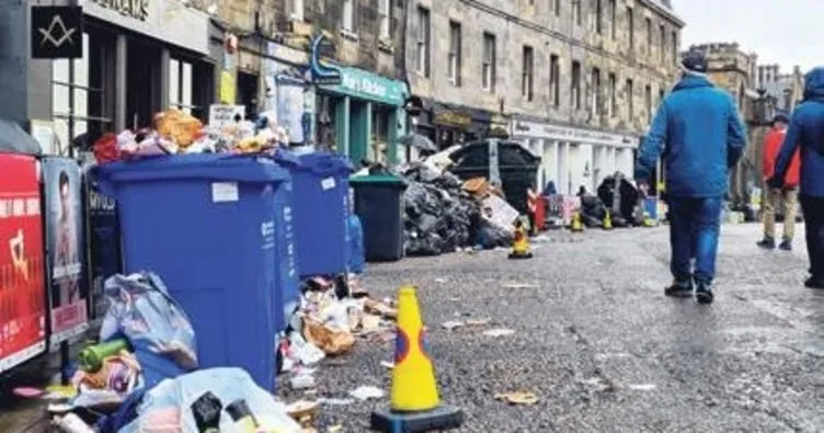 İskoçya’yı çöp yığınları sardı