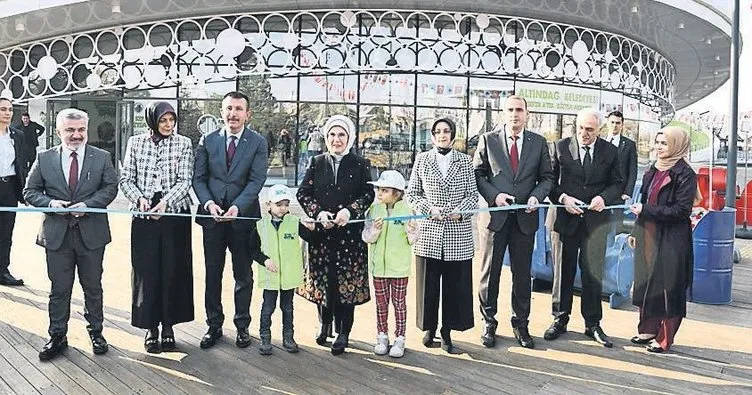 Emine Erdoğan ‘Sıfır Atık Eğitim ve Simülasyon Merkezi’nin açılışını yaptı: Geleceğimiz emin ellerde