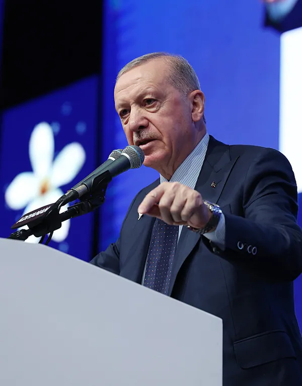 son-dakika-baskan-erdogan-sehirlerimizi-yeniden-ayaga-kaldiriyoruz-1738849501611.jpeg