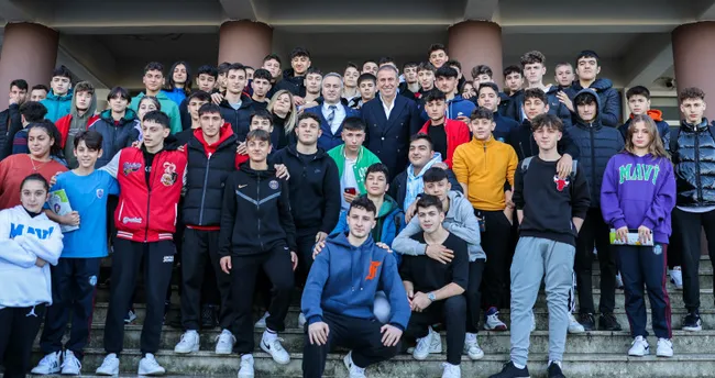 Abdullah Avcı’dan ‘Öğretmenler Günü’ ziyareti Abdullah Avcı’dan ‘Öğretmenler Günü’ ziyareti