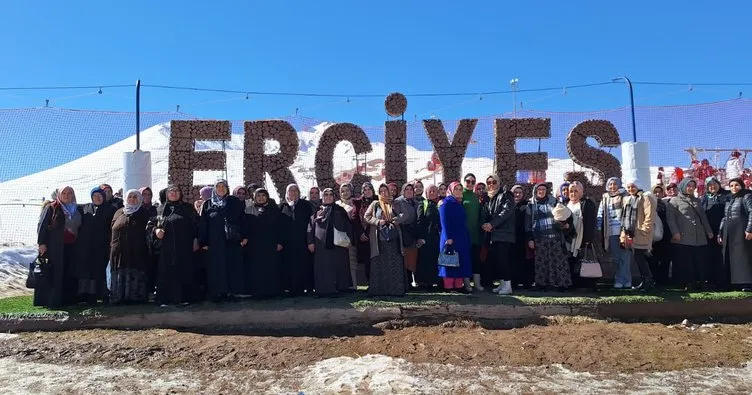 Kayseri Büyükşehir’den 55 kadına Erciyes jesti