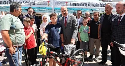 Vali Ünlüer, yetim çocuklara bisiklet dağıttı