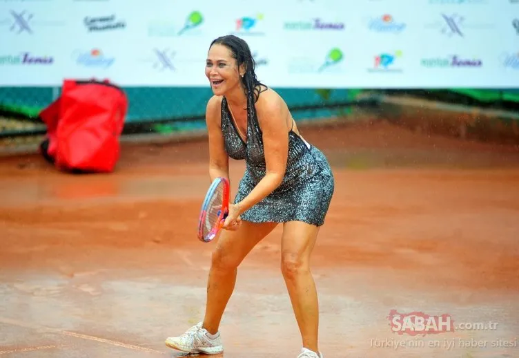 Down sendromlu milli tenisçi Berfin Aşık, Hülya Avşar ile maç yapacak