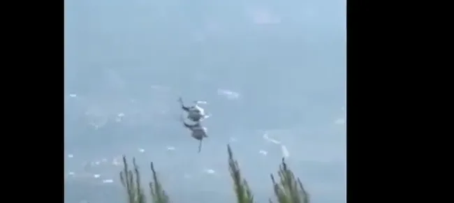 son-dakika-yunanistanda-iki-sodurme-helikopteri-havada-carpisti-1785679562220.jpeg