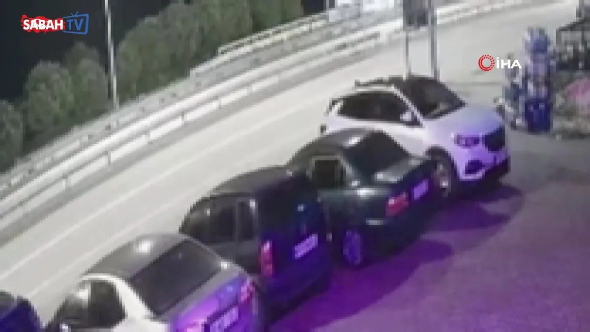 Trabzon'daki kazada araç böyle takla attı: 3 yaralı Trabzon'daki kazada araç böyle takla attı: 3 yaralı