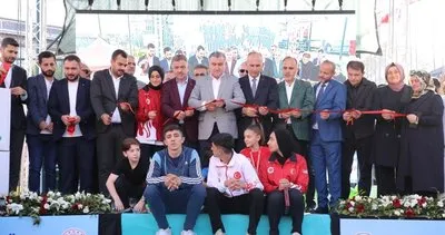 Küçükköy’de Bakan Aşkın Bak’ın da katılımıyla yüzme havuzu ve fitness merkezi açıldı
