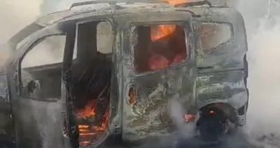 Tarsus Pozantı otoyolunda seyir halindeki ticari araç yandı #mersin