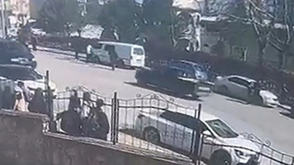 Drift atarken yayaya çarpan ehliyetsiz sürücü yakalandı: 226 bin TL ceza kesildi! Drift atarken yayaya çarpan ehliyetsiz sürücü yakalandı: 226 bin TL ceza kesildi!