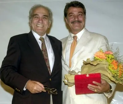 Fikret Hakan hayatını kaybetti