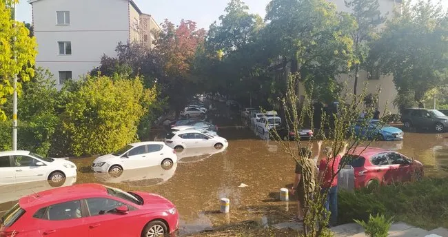 Çankaya Belediyesi'ne vatandaşlardan tepki: Araçlarımız sular altında kaldı