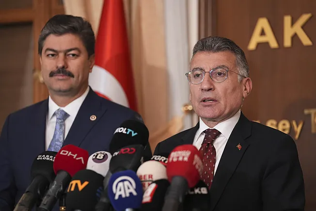 son-dakika-fahis-fiyat-artisi-ve-stokculuk-yapan-yanacak-kanun-teklifi-tbmm-baskanligina-sunuldu-1714745818133.jpg