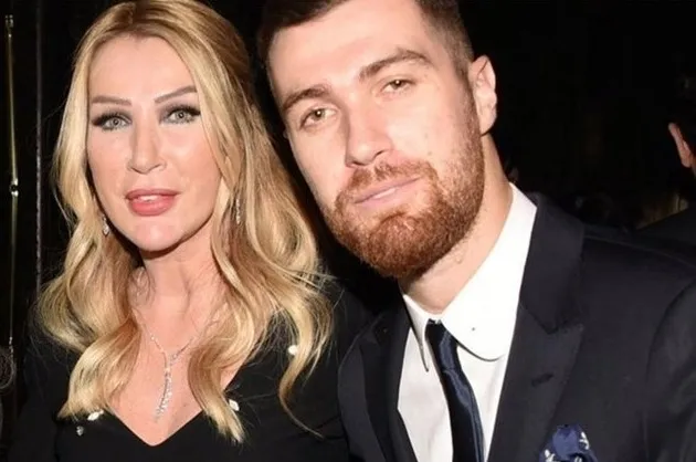 61’lik ‘Botoks’ kraliçesi bir yaş daha aldı! Oğulcan Engin biricik annesi Seda Sayan’ın doğum gününü öyle bir fotoğrafla kutladı ki…