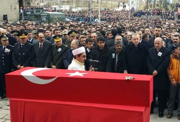 Teğmen Muhammed Kır’ı Erzurum’da son yolculuğuna onbinler uğurladı