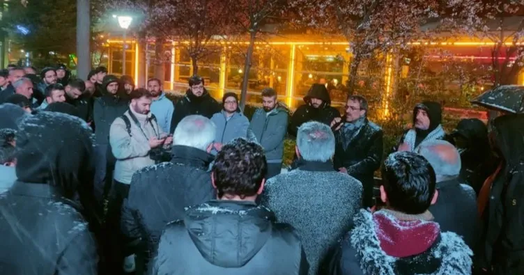 Yoğun kar yağışı altında Gazze yürüyüşü