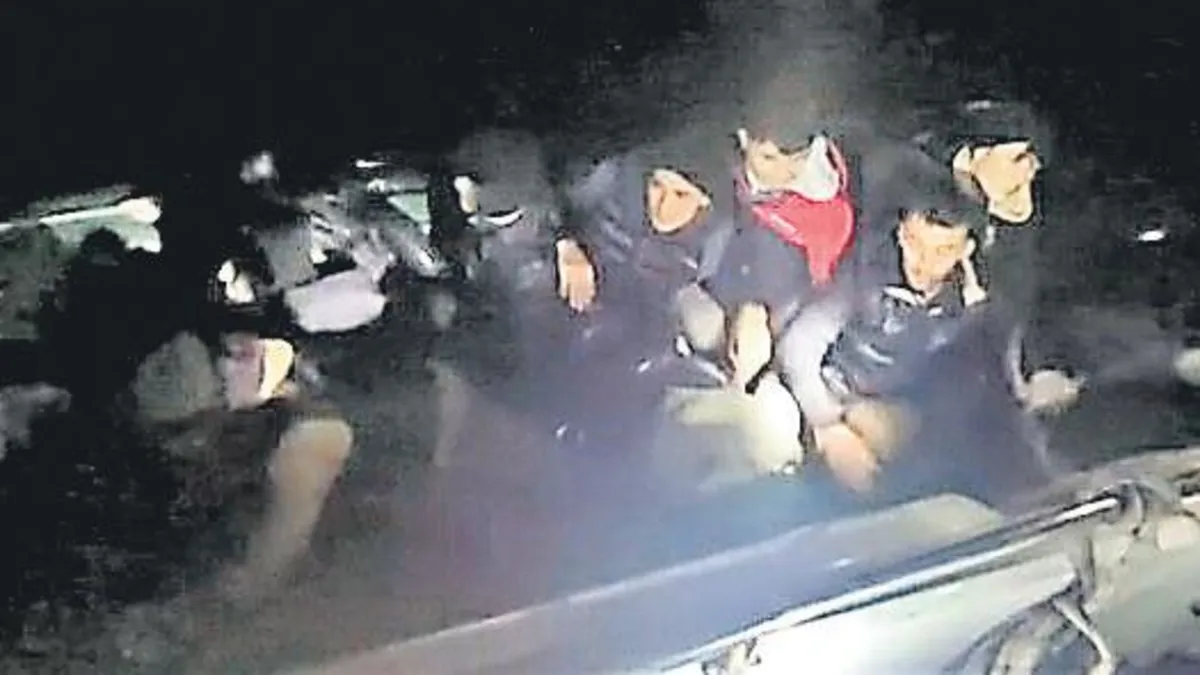 Üç ilde 16 düzensiz göçmen yakalandı