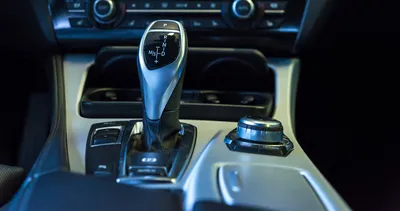 Otomatik vitesli arabada buna dikkat edin! Yoksa başınız ağrıyabilir!