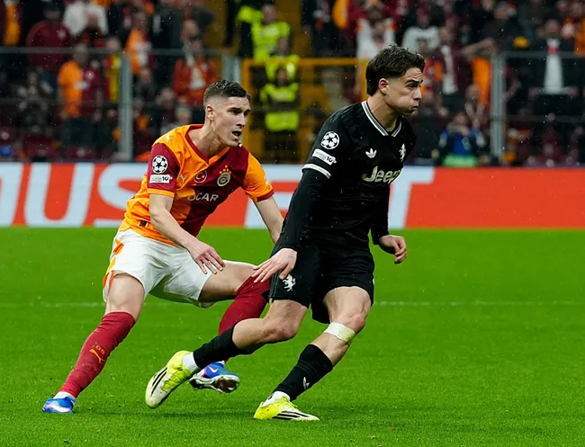 juventus-galatasaray-canli-galatasaray-sampiyonlar-liginde-juventus-deplasmaninda-iste-okan-burukun-11i-1772045556965.jpeg