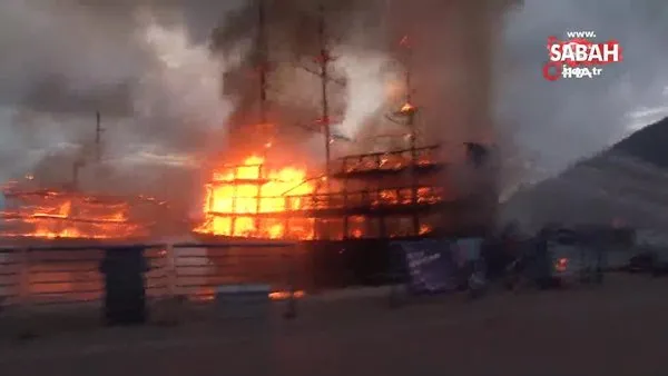 Antalya'da iki tur teknesi alev alev yandı! Karadan ve denizden alevlere müdahale edildi | Video