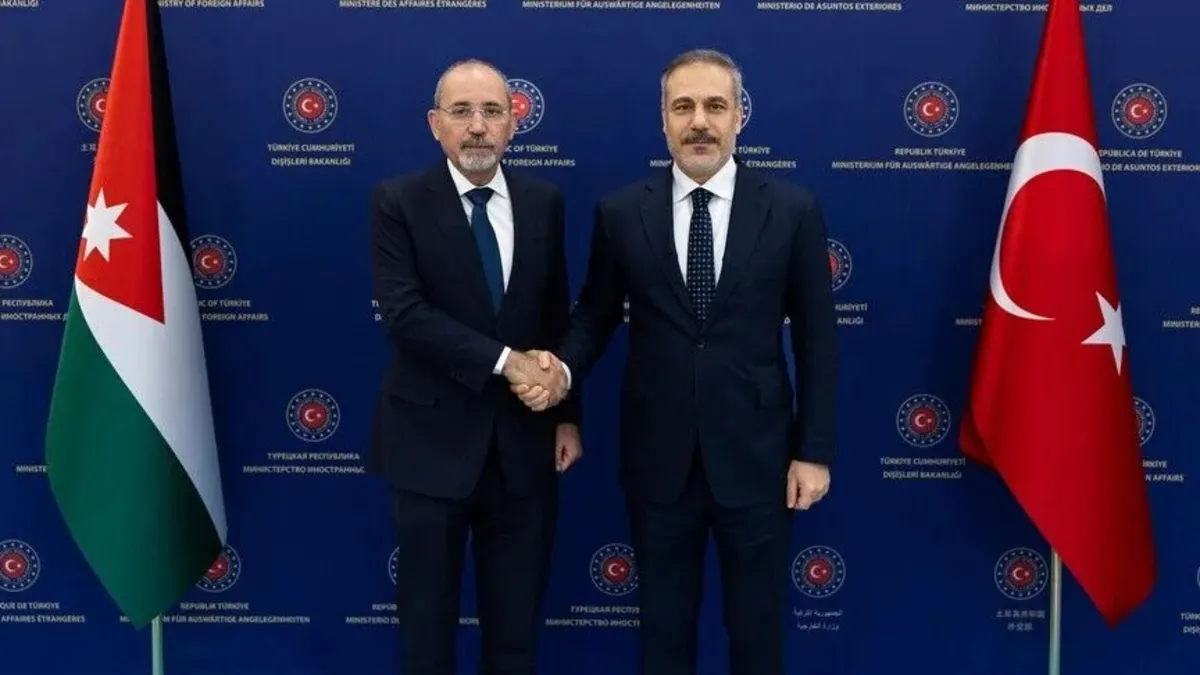 Dışişleri Bakanı Hakan Fidan ve Ürdün Dışişleri Bakanı Eymen es-Safedi'nin görüşmesine dair görsel.