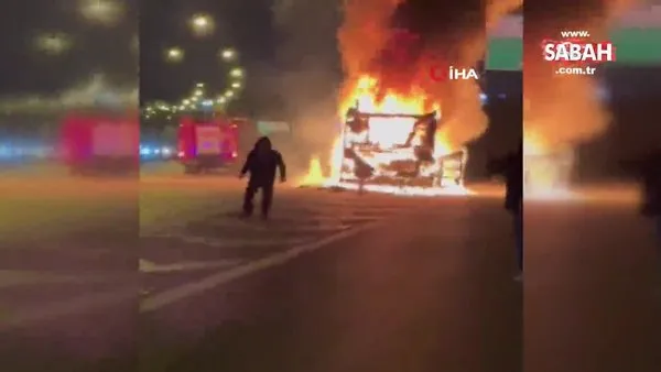 TEM Otoyolu’nda alev alev yanan İETT otobüsünde patlamalar meydana geldi | Video