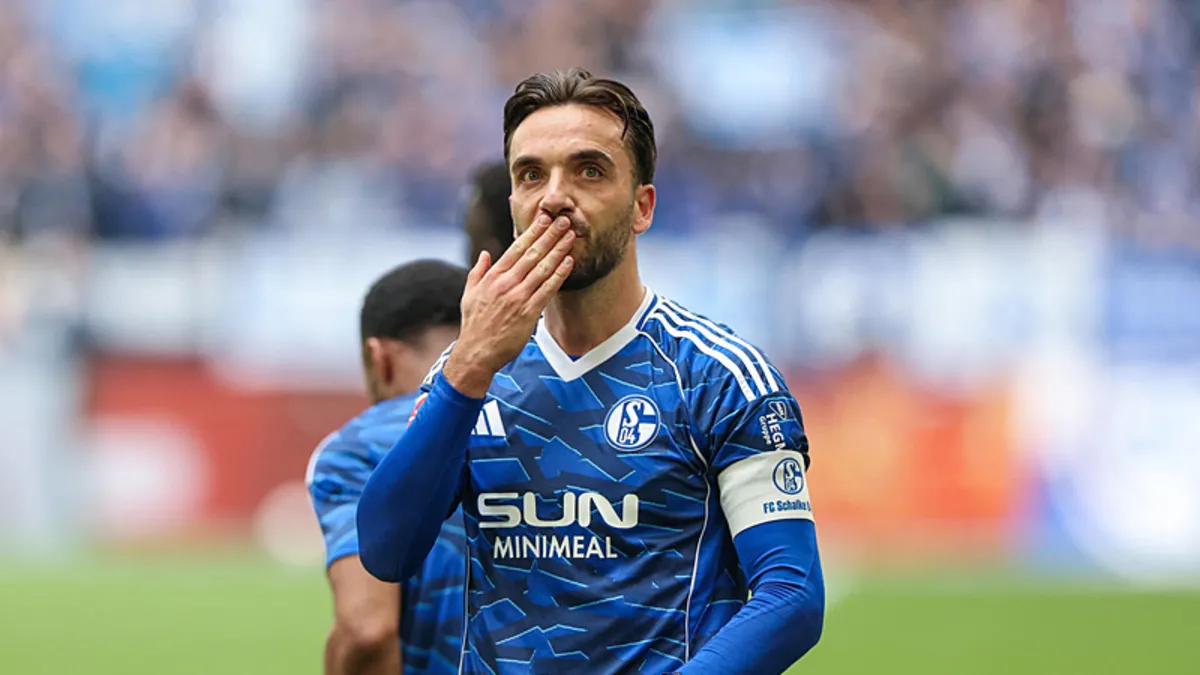 Schalke 04 kaptanı Kenan Karaman’ın Milli Takım umudu! Schalke 04 kaptanı Kenan Karaman’ın Milli Takım umudu!
