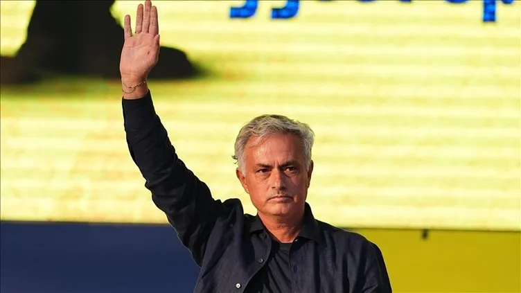 Fenerbahçe transferi bitirdi! Yıldız isim İstanbul’a davet edildi
