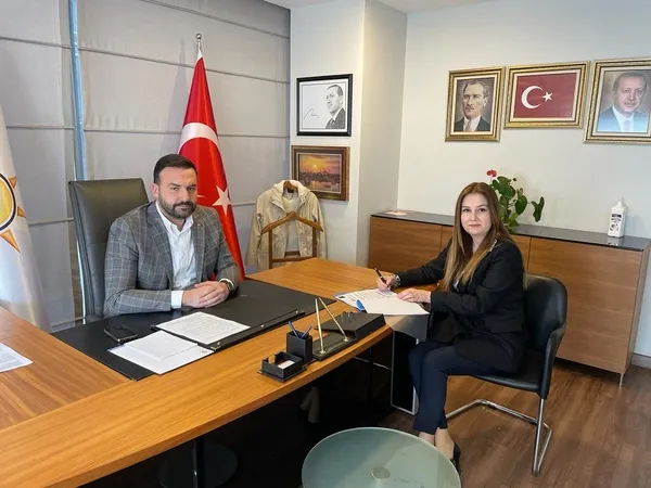 ak-parti-aliaga-kadin-kollari-baskani-yildirim-milletvekili-aday-adayligini-acikladi-1679242979401.jpeg