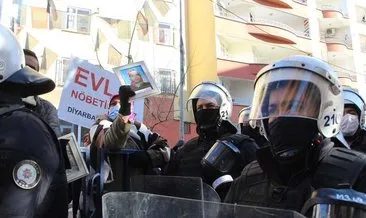 HDP’li milletvekili zafer işareti yaptı, ortalık karıştı! Evlat nöbetindeki baba fenalaştı