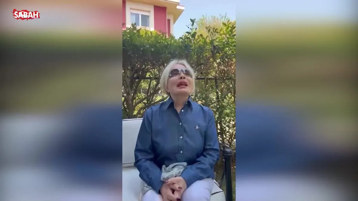 Emel Sayın gözyaşları içinde sevenlerine seslendi: “Bugün biraz hüzünlüyüm” Sebebi içleri sızlattı… videosunu izle Emel Sayın gözyaşları içinde sevenlerine seslendi: “Bugün biraz hüzünlüyüm” Sebebi içleri sızlattı… videosunu izle