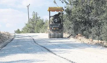 Erdemli’de asfalt çalışmaları sürüyor