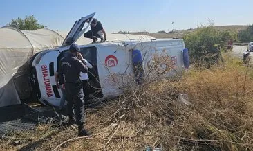 Yaralı taşıyan Ambulansla ile otomobil çarpıştı: 3'ü sağlık görevlisi, 8 yaralı #adiyaman