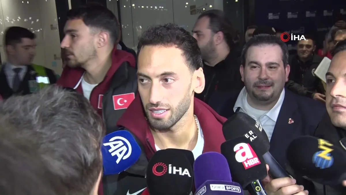 Türkiye A Milli Futbol Takımı galibiyet sonrası yurda döndü | Video videosunu izle Türkiye A Milli Futbol Takımı galibiyet sonrası yurda döndü | Video videosunu izle