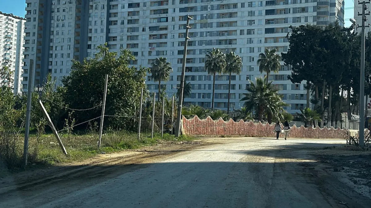 Mersin’de korkunç olay: İki genç 13. kattan düşerek can verdi! Mersin’de korkunç olay: İki genç 13. kattan düşerek can verdi!