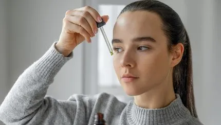 Niacinamide Nedir? Niacinamide Serum Ne İşe Yarar, Nasıl Kullanılır ve Nelere Dikkat Etmek Gerekir?