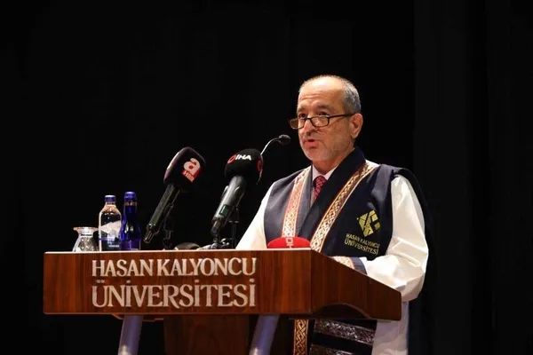 hku-en-hizli-yukselen-ilk-5-universite-arasinda-1671806741312.jpeg