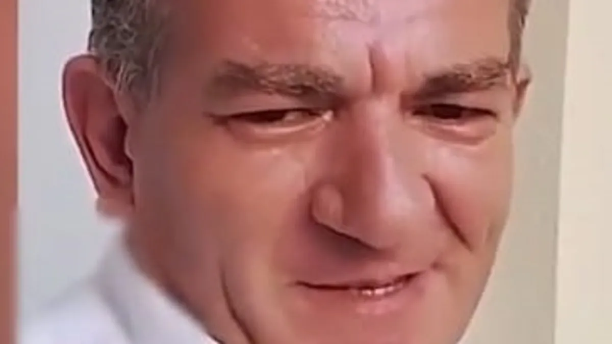 30 Ağustos’u da boş geçmedi! Atatürk’e benzeyen adam binlerce lira topladı