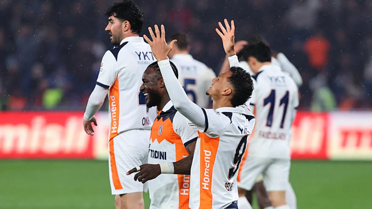 Başakşehir, son dakikalarda bulduğu golle hedefini sürdürdü Başakşehir, son dakikalarda bulduğu golle hedefini sürdürdü