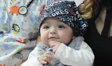 Prematüre bebek iki ameliyatla hayata tutundu