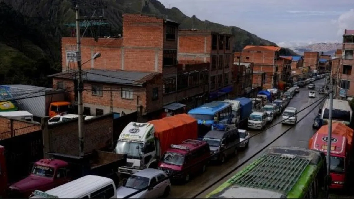 Bolivya’da otobüs kayaya çarptı: 13 ölü Bolivya’da otobüs kayaya çarptı: 13 ölü