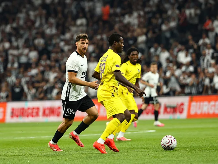 canli-super-ligde-besiktas-eyupspor-maci-ilk-yari-oynaniyor-1786907079828.jpeg