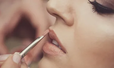 Dudaklarınızı dolgunlaştırmak için makyaj hileleri
