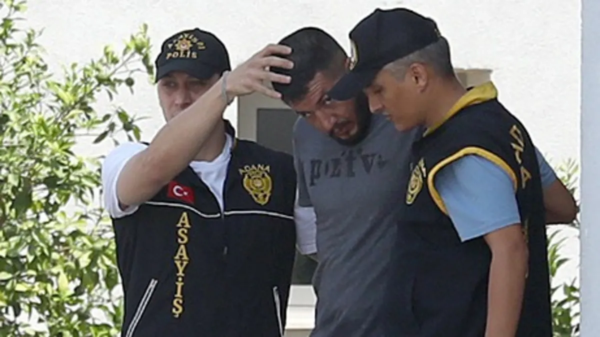 Adana'da öğretmen eşini ve kayınbiraderini öldürmüştü: O caniye verilen ceza belli oldu! Adana'da öğretmen eşini ve kayınbiraderini öldürmüştü: O caniye verilen ceza belli oldu!